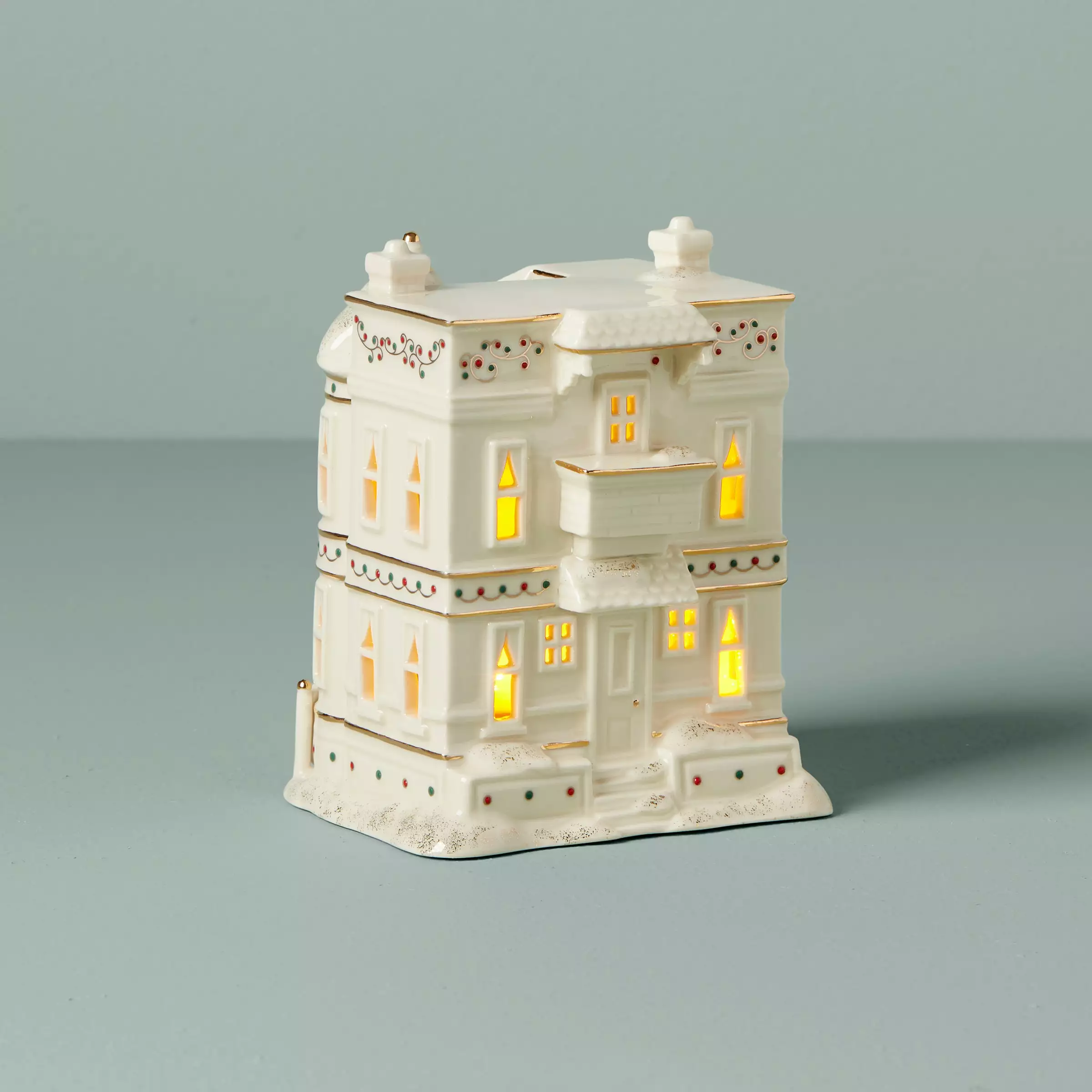 Lenox Mistletoe Park Bed &Amp; Breakfast Figurine 4 Lenox Mistletoe Park Bed &Amp; Breakfast Figurine - Image 2